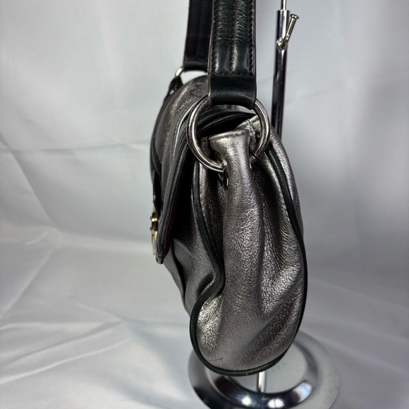 B. Makowsky Women’s Orchard Flap Shoulder Bag - Picture 4 of 15